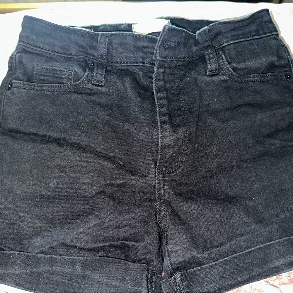 Universal Thread Women's High_Rise Distressed Jean Shorts